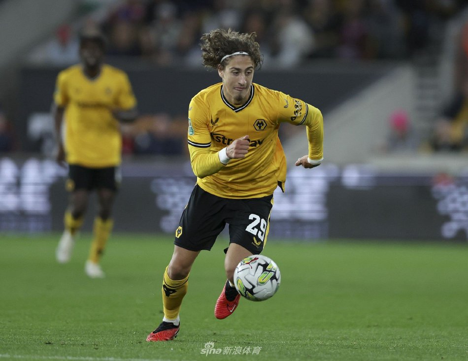 使得他有更 使得他有更