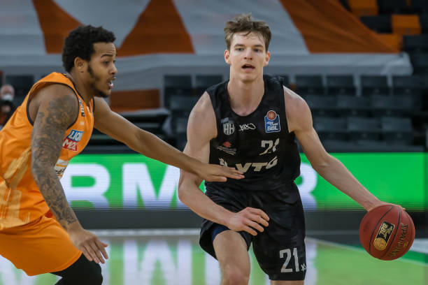 盈利方式更 盈利方式更