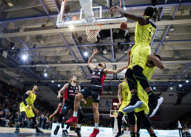 冠道路上处 冠道路上处